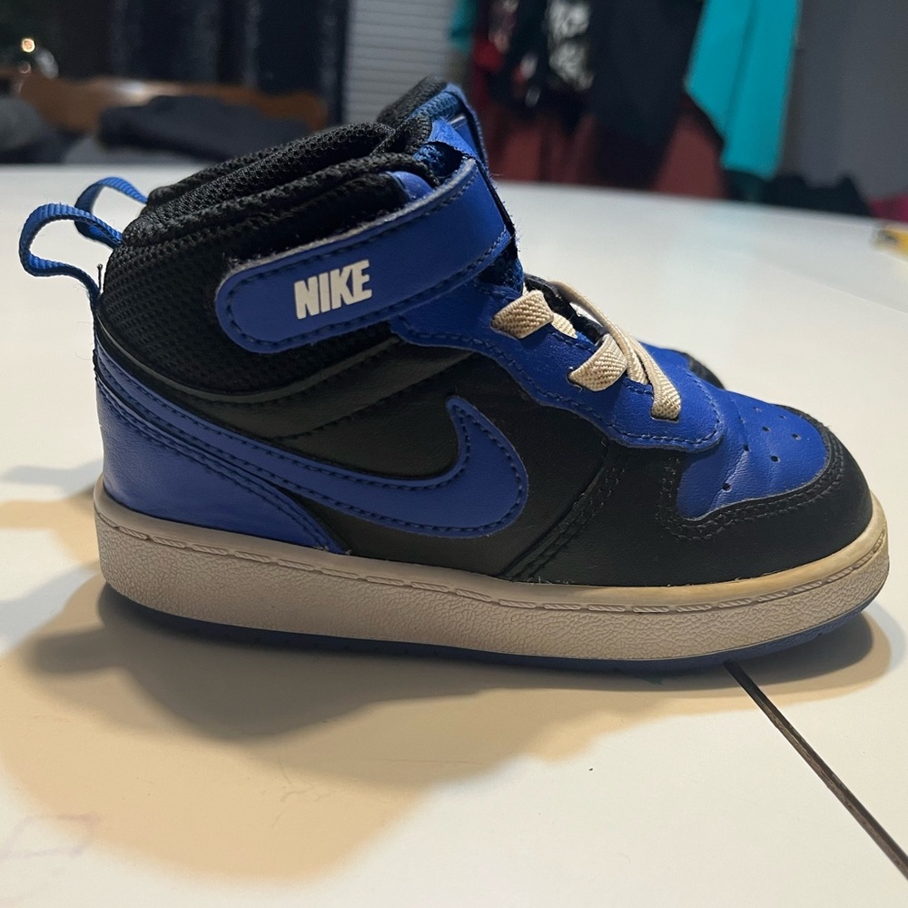 Nike Kids' Court Borough Mid 2 sneaker in black and royal blue leather size 8